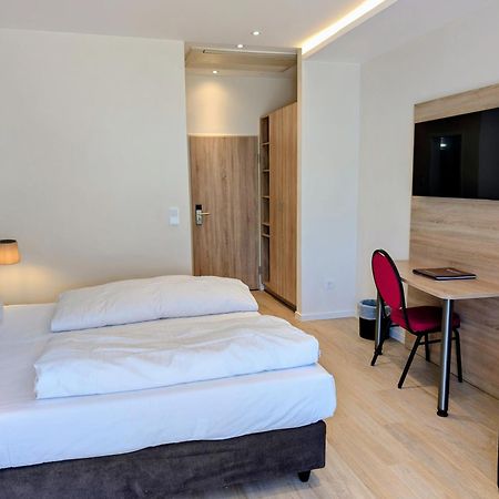 Hotel Und Weingut Karlsmuehle 멜터스돌프 외부 사진
