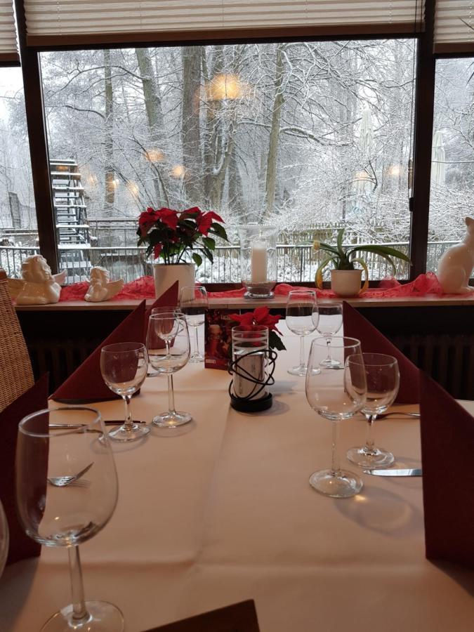 Hotel Und Weingut Karlsmuehle 멜터스돌프 외부 사진