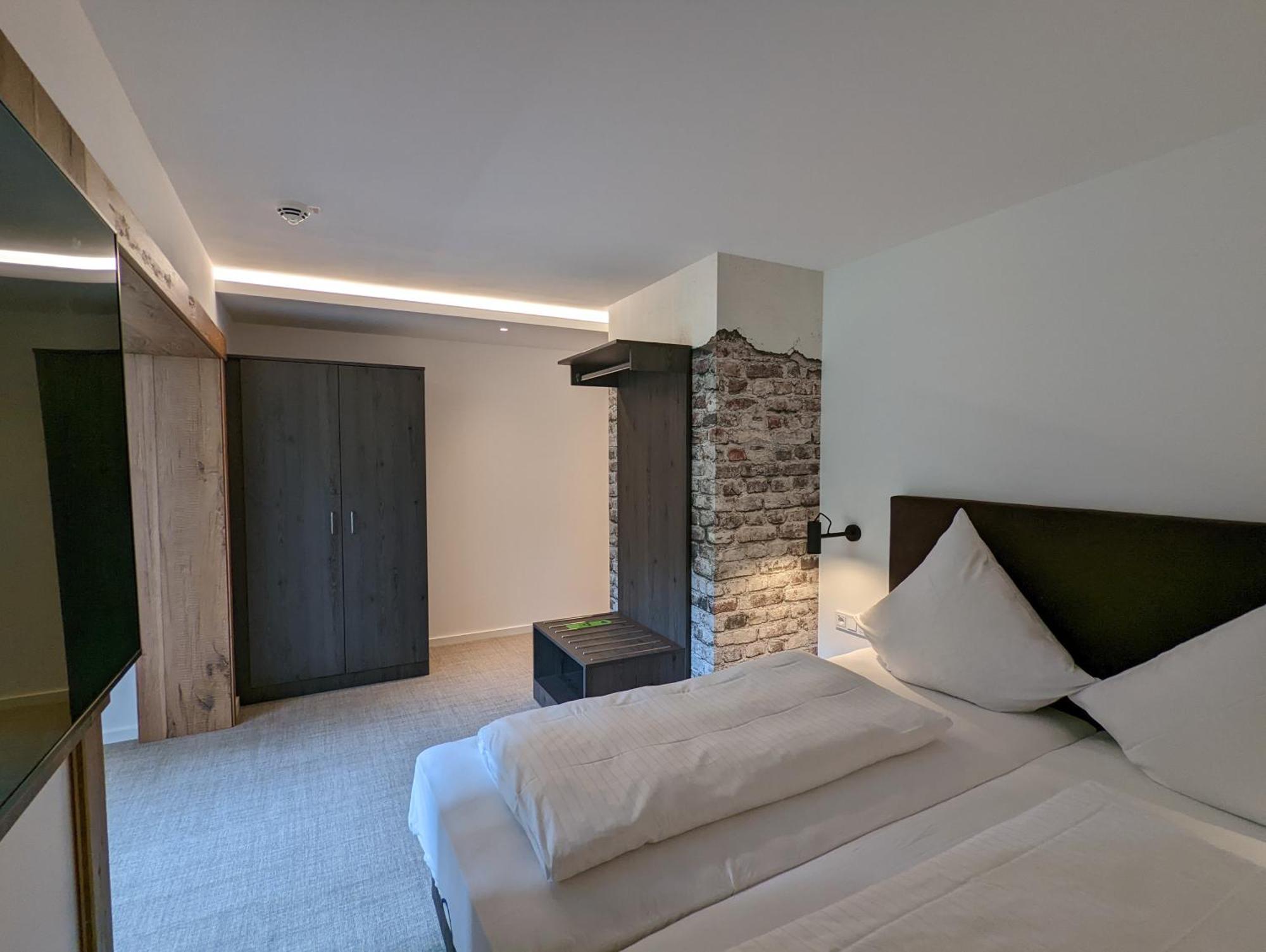 Hotel Und Weingut Karlsmuehle 멜터스돌프 외부 사진