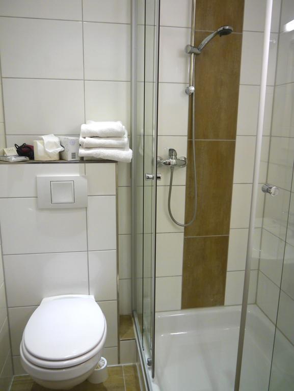 Hotel Und Weingut Karlsmuehle 멜터스돌프 외부 사진