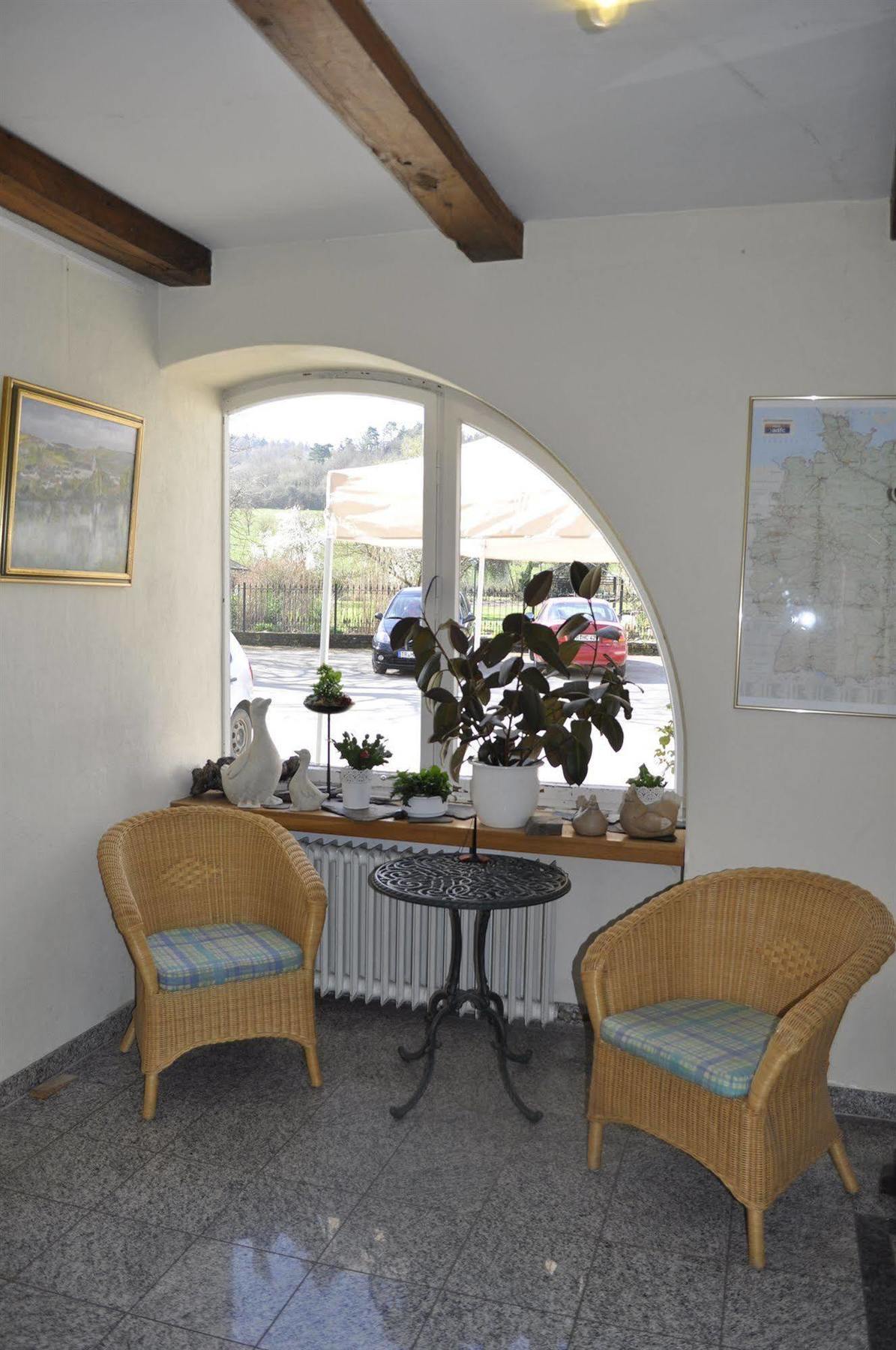 Hotel Und Weingut Karlsmuehle 멜터스돌프 외부 사진